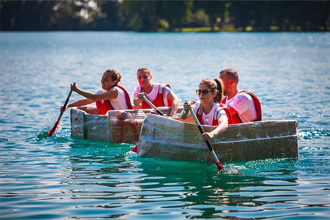 team building milano - carton boat